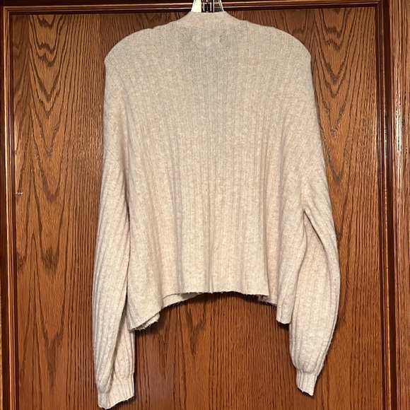 American Eagle Sweater Women’s Size Medium - Picture 2 of 7